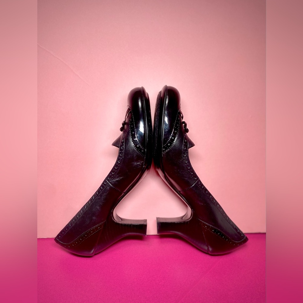 Black Womens Leather Mid Heel Pumps with Bow Detail - Picture 7 of 7